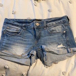 Express low rise jean shorts size 4